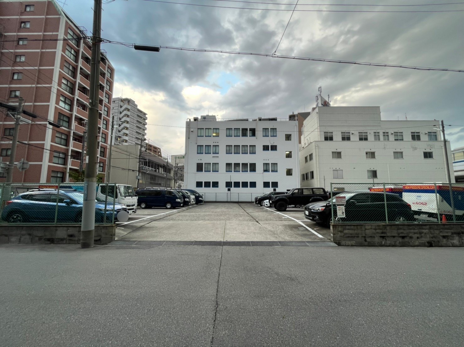 【月極駐車場　神戸市中央区海岸通】タツミモータープール
