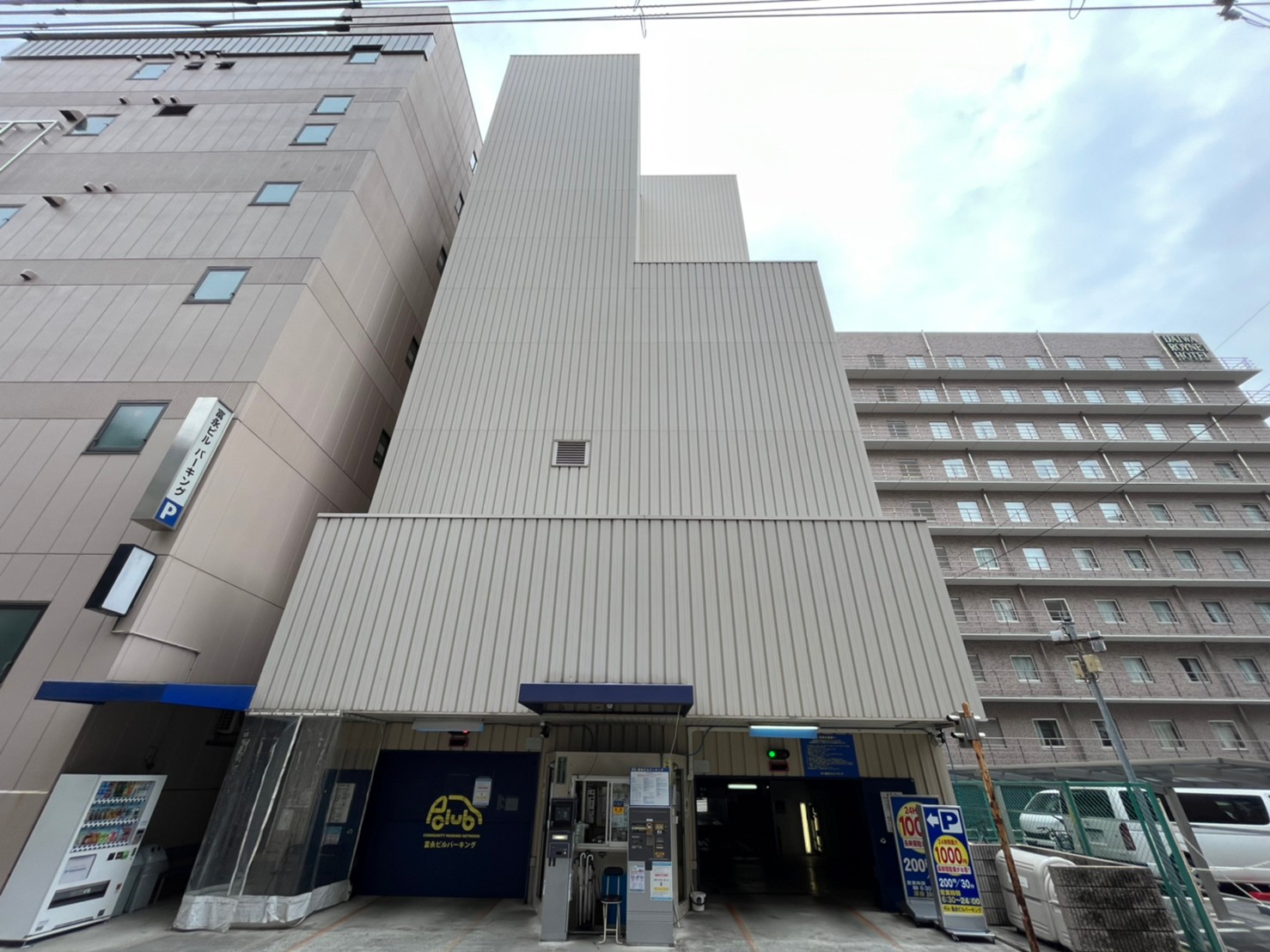 【御幸通中央区神戸市 時間貸し駐車場】富永ビルパーキング