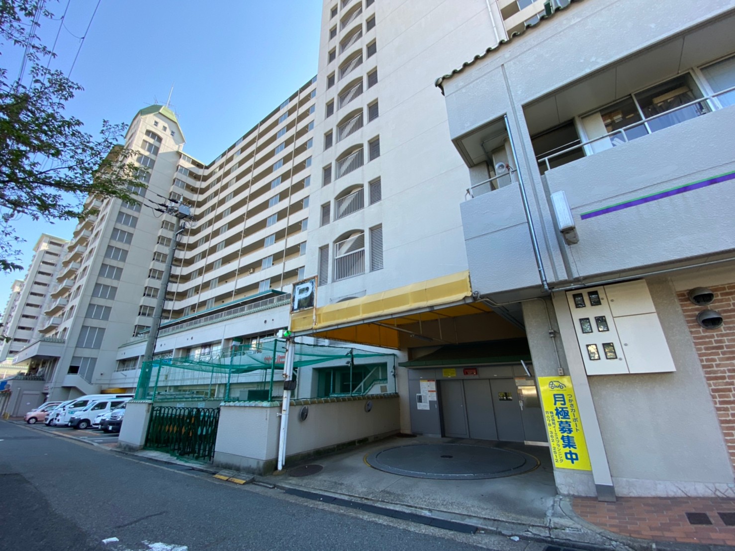 【月極駐車場 神戸市中央区旭通】つかさカーポート